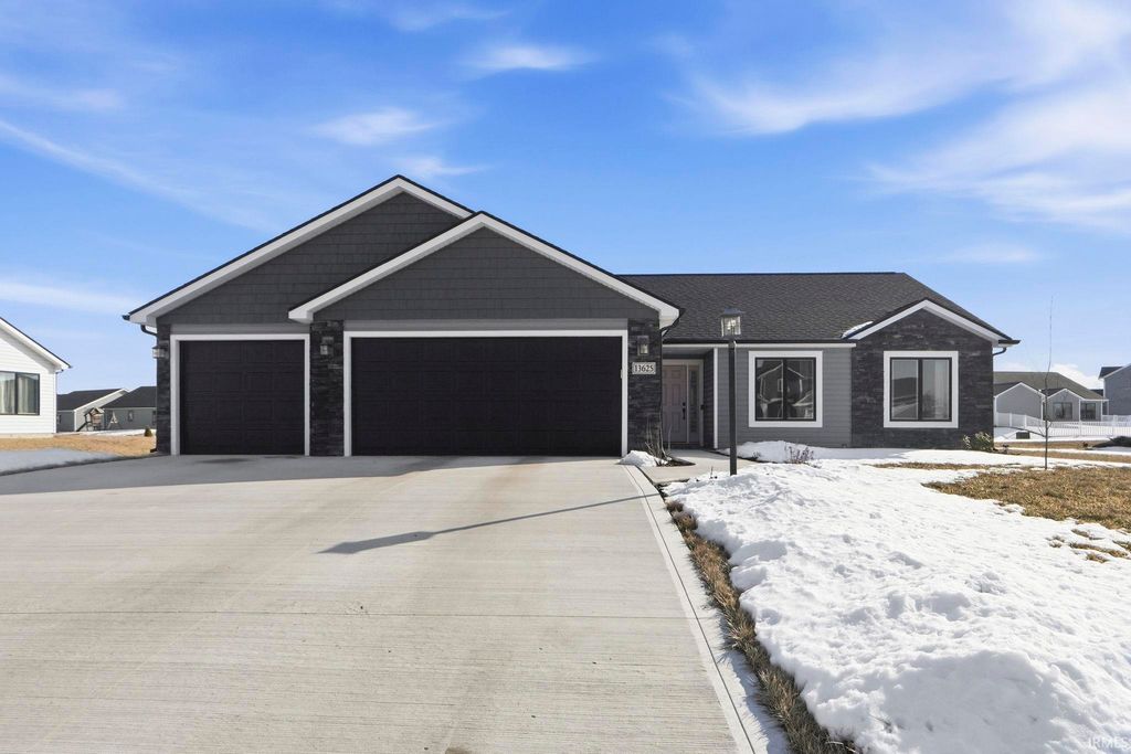 Photo of 13625 Fringe Tree Trail, Fort Wayne, IN 46814 (MLS # 202608692)