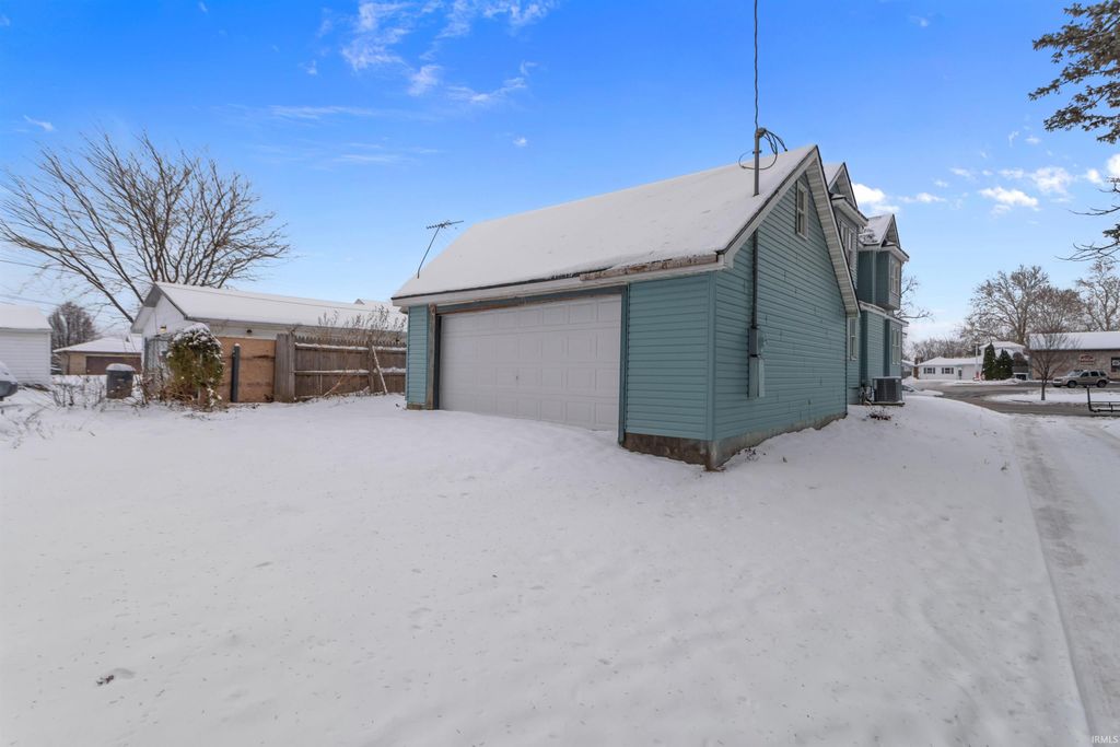 Photo of 1939 S Washington Street, Kokomo, IN 46902 (MLS # 202547697)