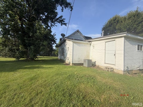 Tiny photo for 517 E 4Th Street, Hartford City, IN 47348 (MLS # 202626275)