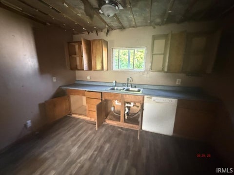 Tiny photo for 517 E 4Th Street, Hartford City, IN 47348 (MLS # 202626275)