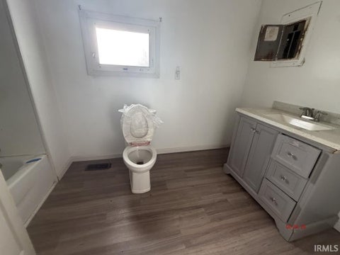 Tiny photo for 517 E 4Th Street, Hartford City, IN 47348 (MLS # 202626275)