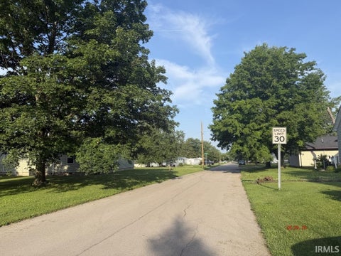 Tiny photo for 517 E 4Th Street, Hartford City, IN 47348 (MLS # 202626275)