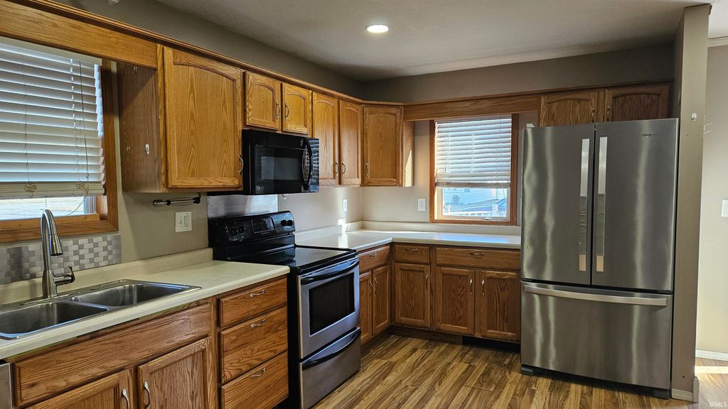 Photo of 1008 S Morgan St, Bluffton, IN 46714 (MLS # 202602367)