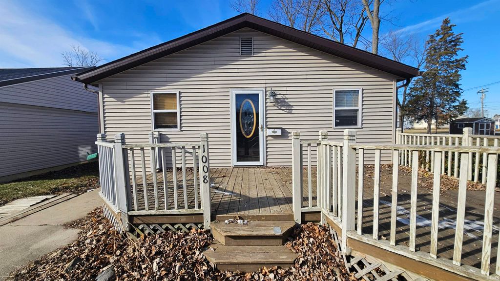 Photo of 1008 S Morgan St, Bluffton, IN 46714 (MLS # 202602367)