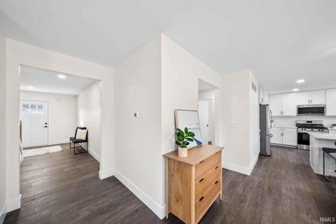 Tiny photo for 1114 Beacon Drive, Mishawaka, IN 46544 (MLS # 202641938)