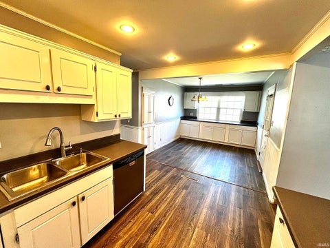 Tiny photo for 221 Fairway Drive, Evansville, IN 47710 (MLS # 202604813)