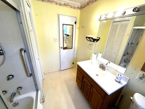 Tiny photo for 221 Fairway Drive, Evansville, IN 47710 (MLS # 202604813)