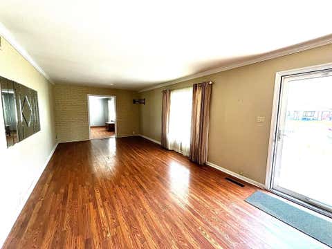 Tiny photo for 221 Fairway Drive, Evansville, IN 47710 (MLS # 202604813)