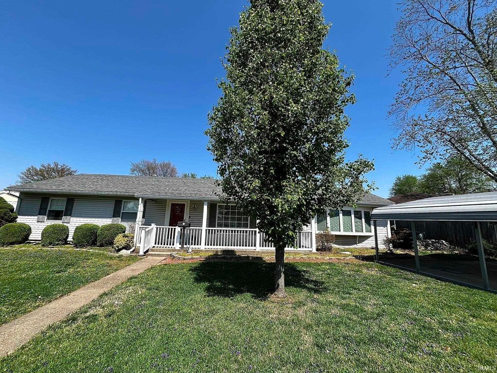 Photo of 221 Fairway Drive, Evansville, IN 47710 (MLS # 202604813)