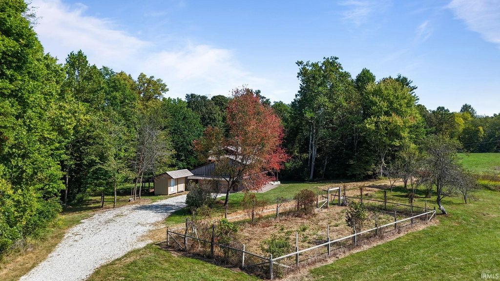 Photo of 1000 W Williams Road, Bloomington, IN 47404 (MLS # 202537748)