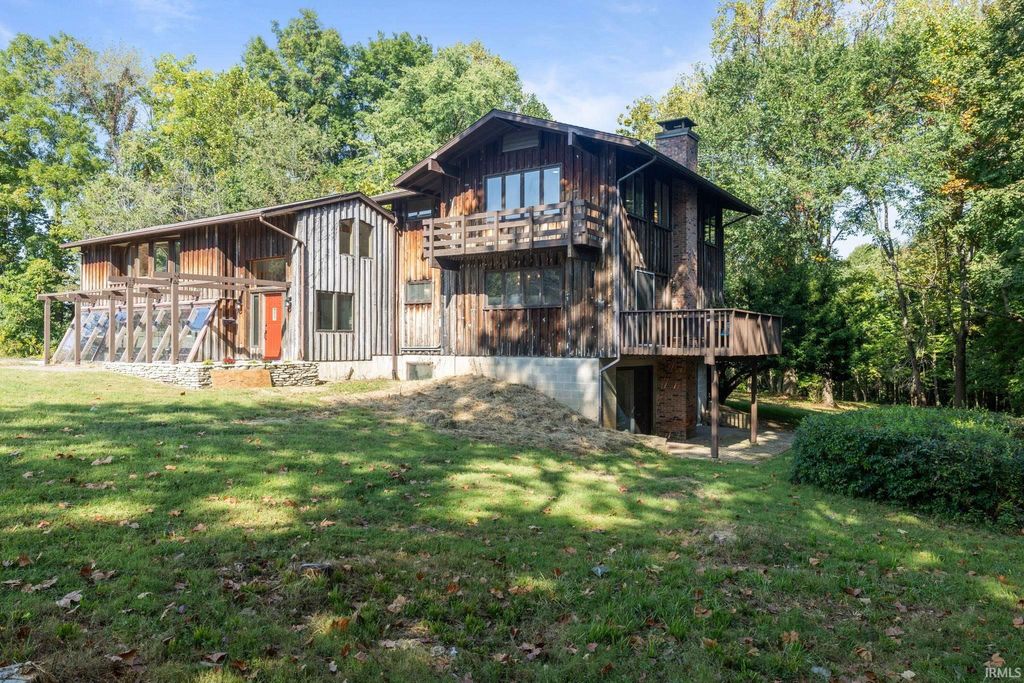 Photo of 1000 W Williams Road, Bloomington, IN 47404 (MLS # 202537748)