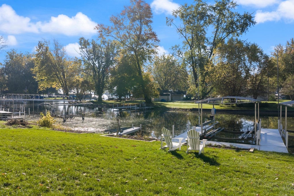 Photo of 87 EMS T34C Lane, Leesburg, IN 46538 (MLS # 202644203)