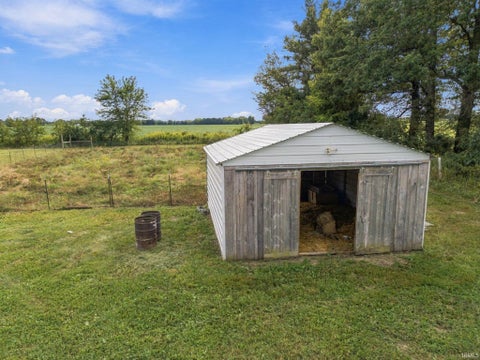 Tiny photo for 8545 W County Rd 1000 N, Rossville, IN 46065 (MLS # 202639090)
