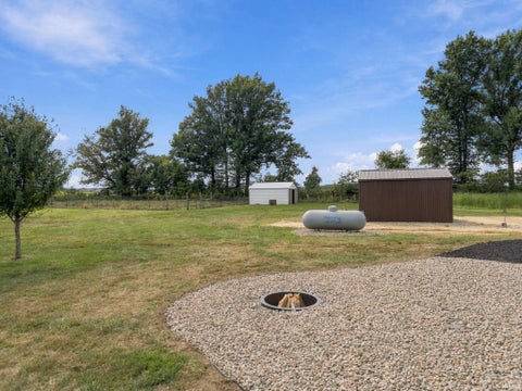 Tiny photo for 8545 W County Rd 1000 N, Rossville, IN 46065 (MLS # 202639090)