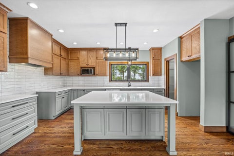 Tiny photo for 8545 W County Rd 1000 N, Rossville, IN 46065 (MLS # 202639090)