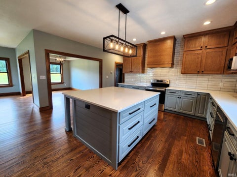 Tiny photo for 8545 W County Rd 1000 N, Rossville, IN 46065 (MLS # 202639090)