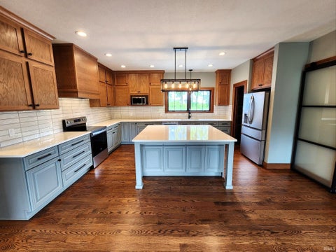 Tiny photo for 8545 W County Rd 1000 N, Rossville, IN 46065 (MLS # 202639090)