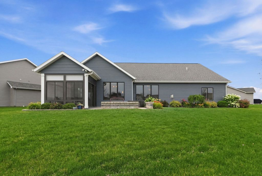 Photo of 13498 Martingale Cove, Grabill, IN 46741 (MLS # 202611840)