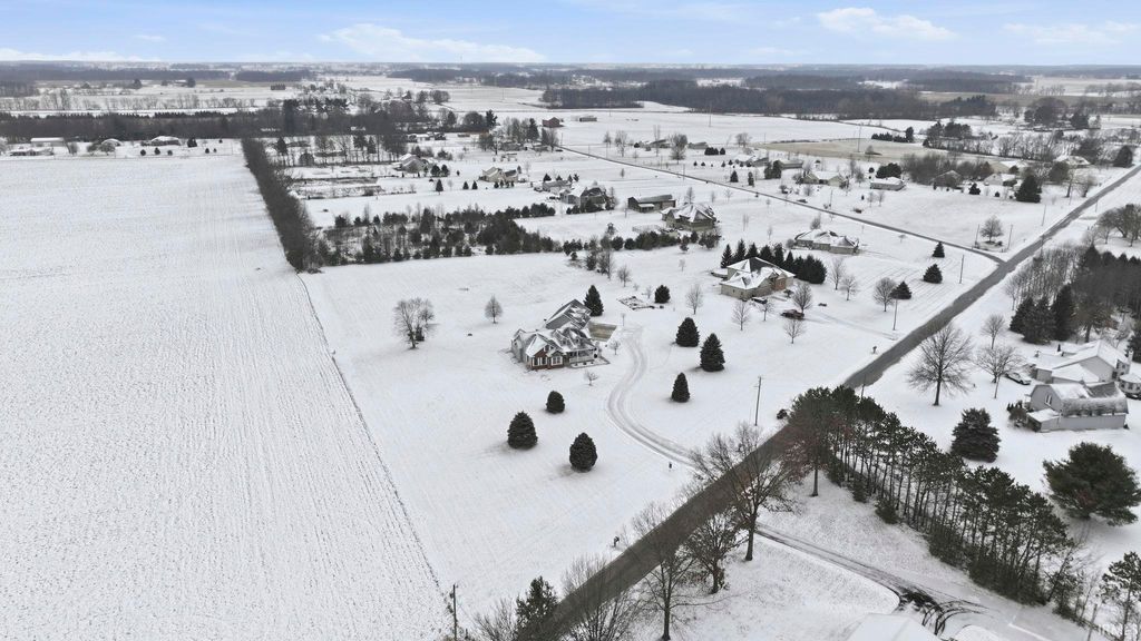 Photo of 1626 E Keiser Road, Columbia City, IN 46725 (MLS # 202600014)