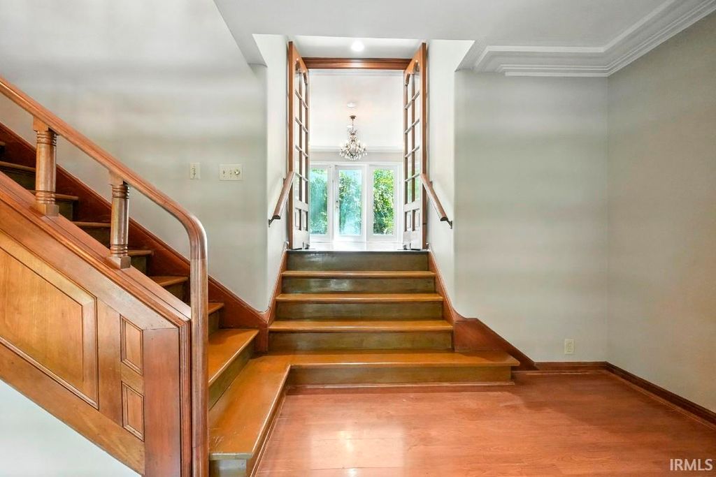 Photo of 3525 Willowdale Road, Fort Wayne, IN 46802 (MLS # 202537495)