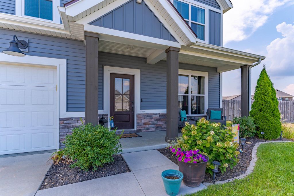 Photo of 5430 Bloomsbury Court, Newburgh, IN 47630 (MLS # 202601117)