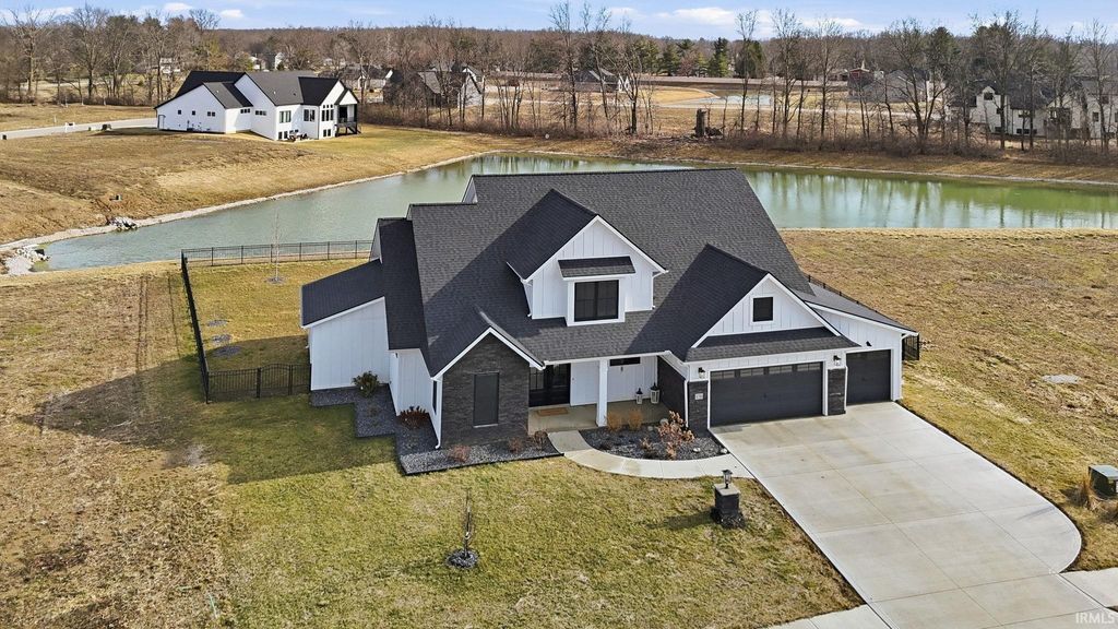 Photo of 570 Contour Cove, Huntertown, IN 46748 (MLS # 202607428)