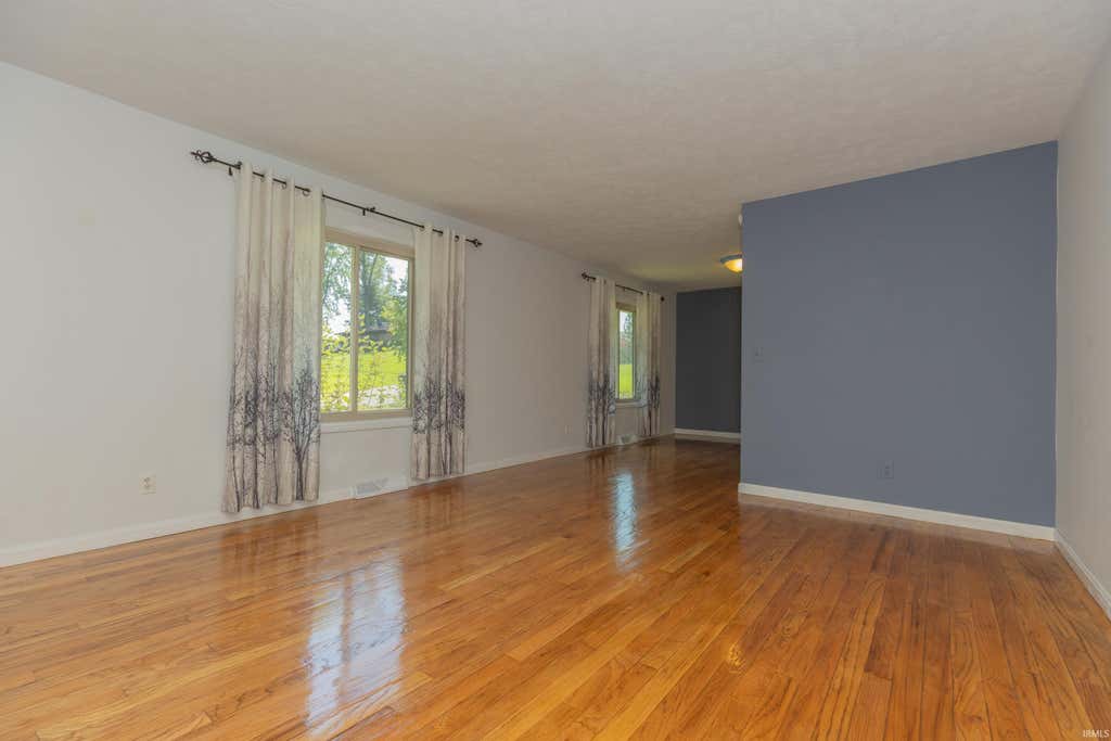 Photo of 5122 Woodridge Drive, Newburgh, IN 47630 (MLS # 202635288)