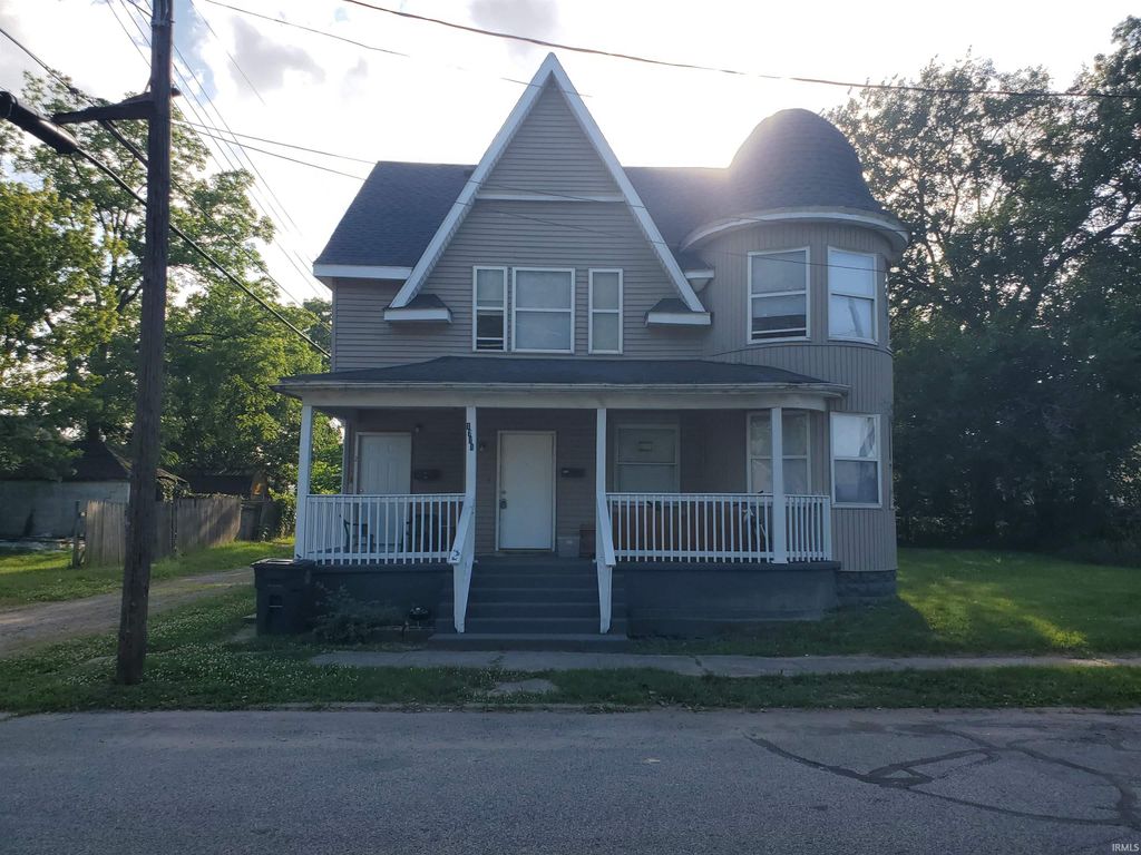 Photo of 1711 S Saint Joseph Street, South Bend, IN 46613 (MLS # 202627820)