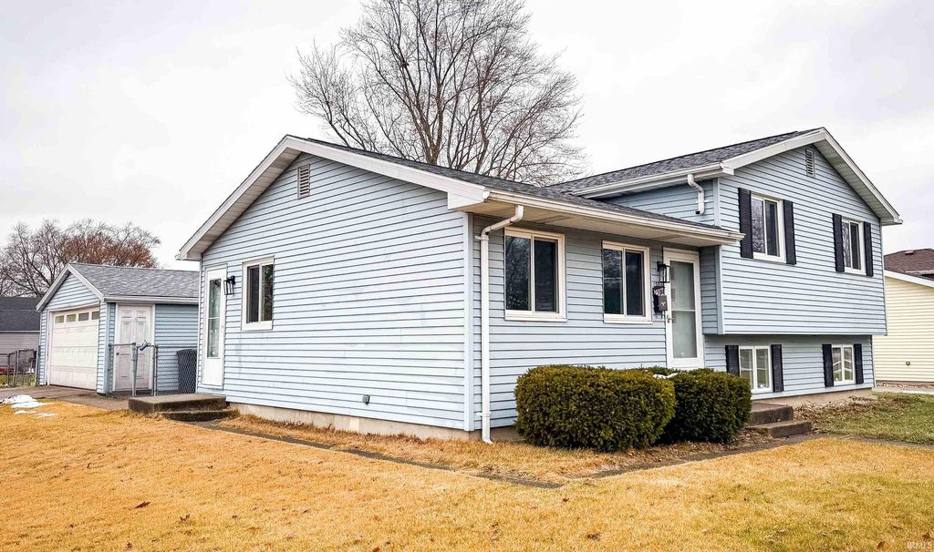 Photo of 1703 Crestwood Boulevard, South Bend, IN 46635 (MLS # 202549292)