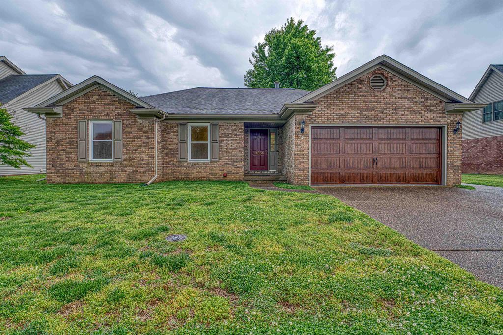 Photo of 10555 Willow Creek Road, Newburgh, IN 47630 (MLS # 202615576)