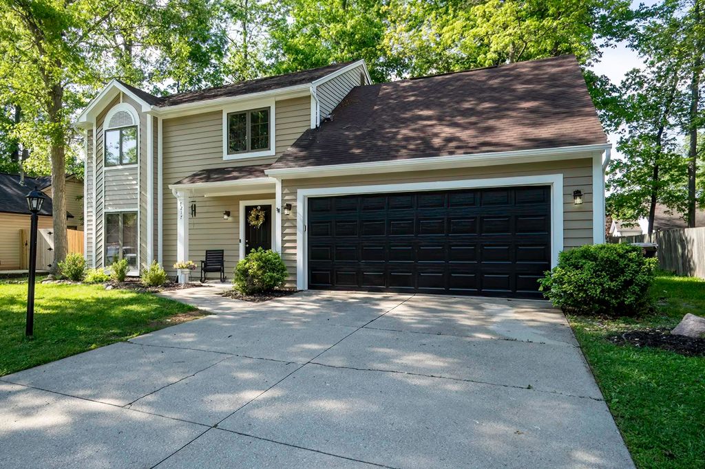 Photo of 7217 Wood Meadows Lane, Fort Wayne, IN 46835 (MLS # 202618876)
