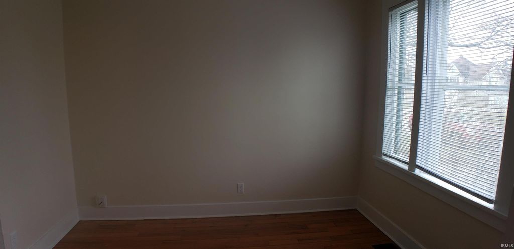 Photo of 120 N Frances Street, South Bend, IN 46617 (MLS # 202615034)