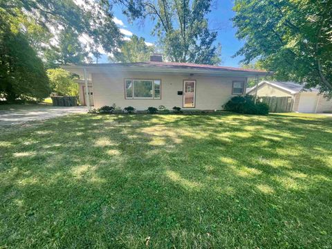 Photo of 1822 E 2nd Street, Bloomington, IN 47401 (MLS # 202549164)