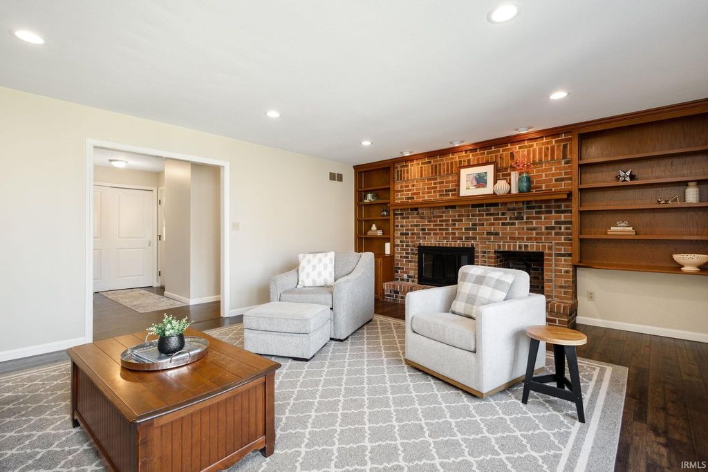 Photo of 2271 S Old Ditch Road, Warsaw, IN 46580 (MLS # 202608890)