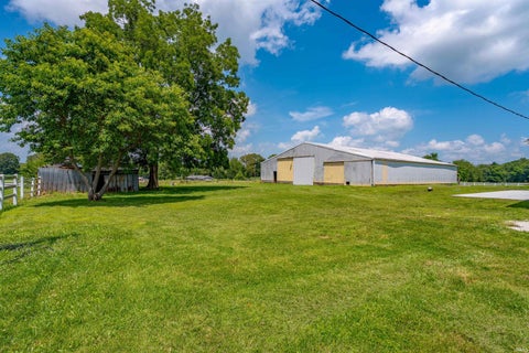Tiny photo for 2444 Metzger Road, Boonville, IN 47601 (MLS # 202626049)