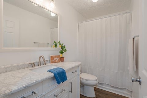 Tiny photo for 2444 Metzger Road, Boonville, IN 47601 (MLS # 202626049)