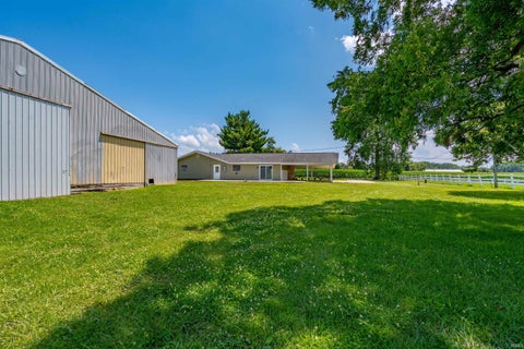 Tiny photo for 2444 Metzger Road, Boonville, IN 47601 (MLS # 202626049)