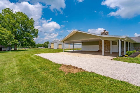 Tiny photo for 2444 Metzger Road, Boonville, IN 47601 (MLS # 202626049)
