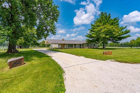 Tiny photo for 2444 Metzger Road, Boonville, IN 47601 (MLS # 202626049)
