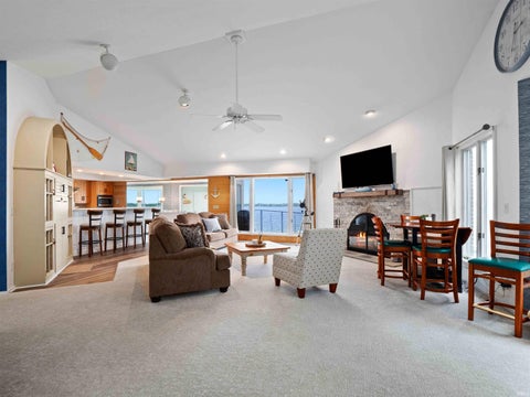 Tiny photo for 10660 N Southshore Drive #D3, Syracuse, IN 46567 (MLS # 202637300)