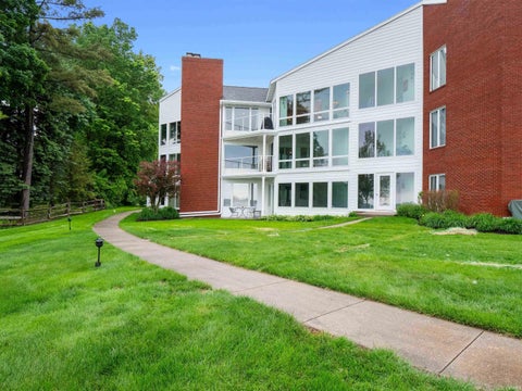 Tiny photo for 10660 N Southshore Drive #D3, Syracuse, IN 46567 (MLS # 202637300)