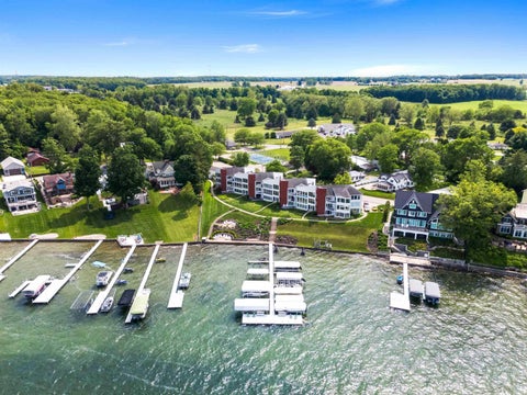 Tiny photo for 10660 N Southshore Drive #D3, Syracuse, IN 46567 (MLS # 202637300)