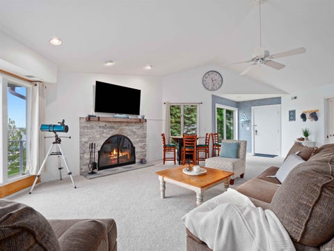 Tiny photo for 10660 N Southshore Drive #D3, Syracuse, IN 46567 (MLS # 202637300)