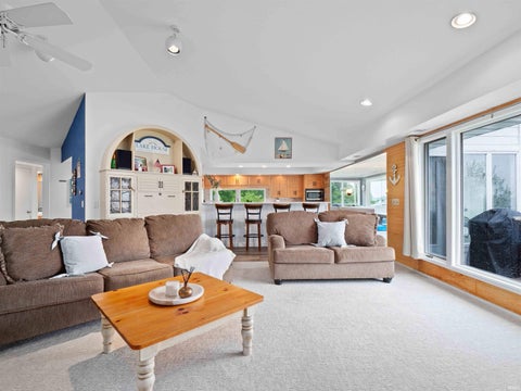 Tiny photo for 10660 N Southshore Drive #D3, Syracuse, IN 46567 (MLS # 202637300)