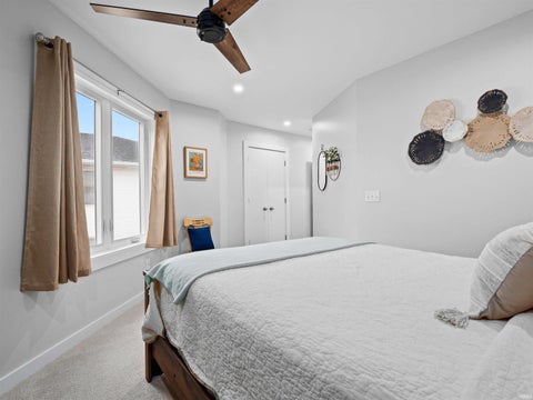 Tiny photo for 10660 N Southshore Drive #D3, Syracuse, IN 46567 (MLS # 202637300)
