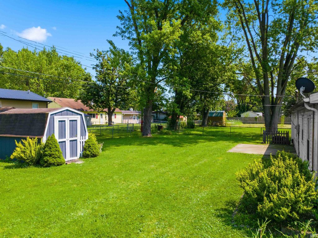 Photo of 258 Park Avenue, Upland, IN 46989 (MLS # 202628534)