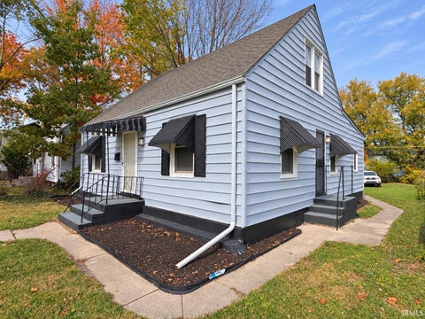 Tiny photo for 905 Mckinnie Avenue, Fort Wayne, IN 46806 (MLS # 202644945)