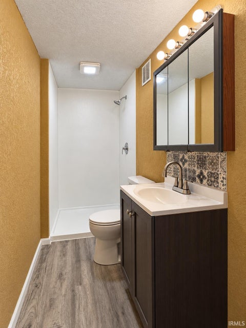 Tiny photo for 905 Mckinnie Avenue, Fort Wayne, IN 46806 (MLS # 202644945)