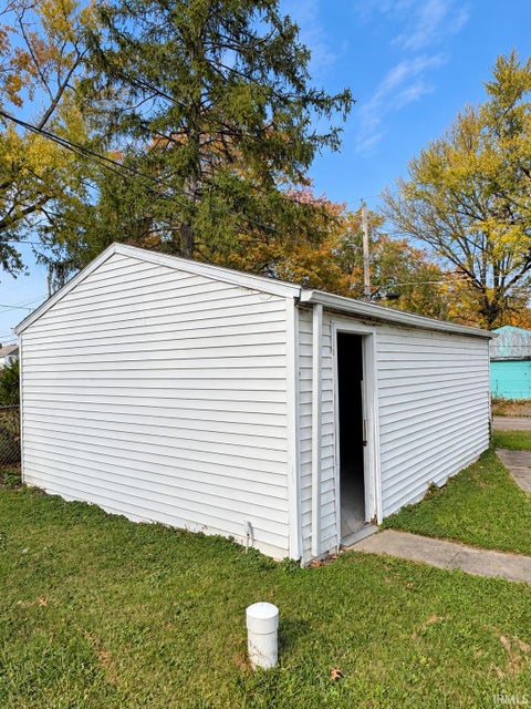 Tiny photo for 905 Mckinnie Avenue, Fort Wayne, IN 46806 (MLS # 202644945)