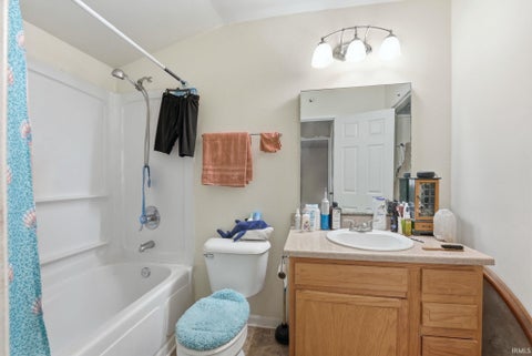 Tiny photo for 4911-4913 Lake Avenue, Fort Wayne, IN 46815 (MLS # 202616451)